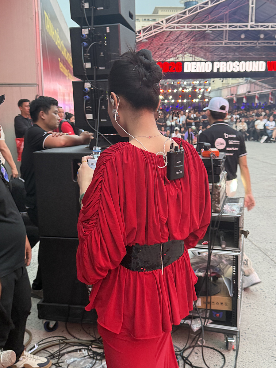 G5B Stereo Wireless In-Ear Monitor System for Singers