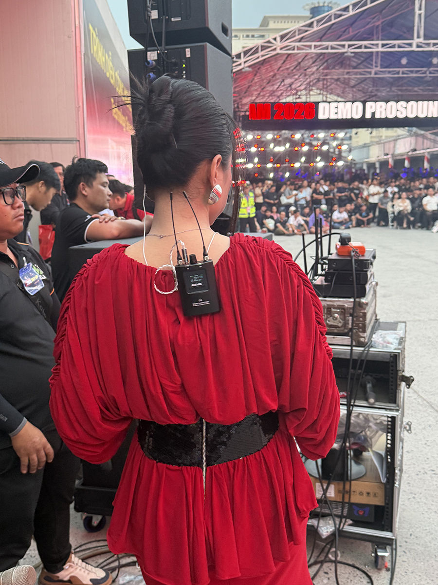 G5B Stereo Wireless In-Ear Monitor System for Singers