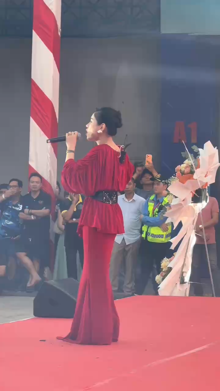 G5B Stereo Wireless In-Ear Monitor System for Singers