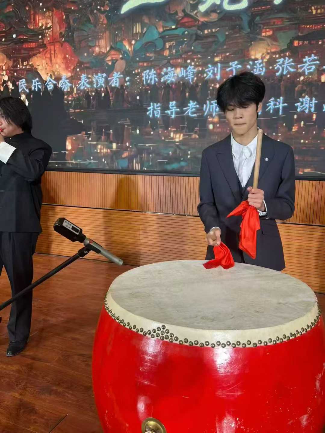 RT-1 Plug-On UHF XLR Wireless Microphone Adapter